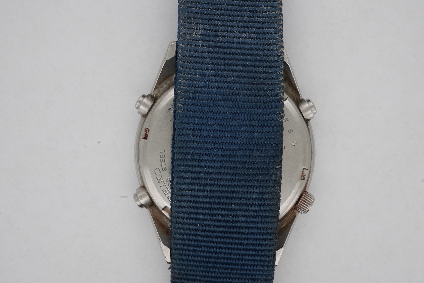 A mid 1980's stainless steel Seiko RAF military issue Generation 1 quartz chronograph wrist watch